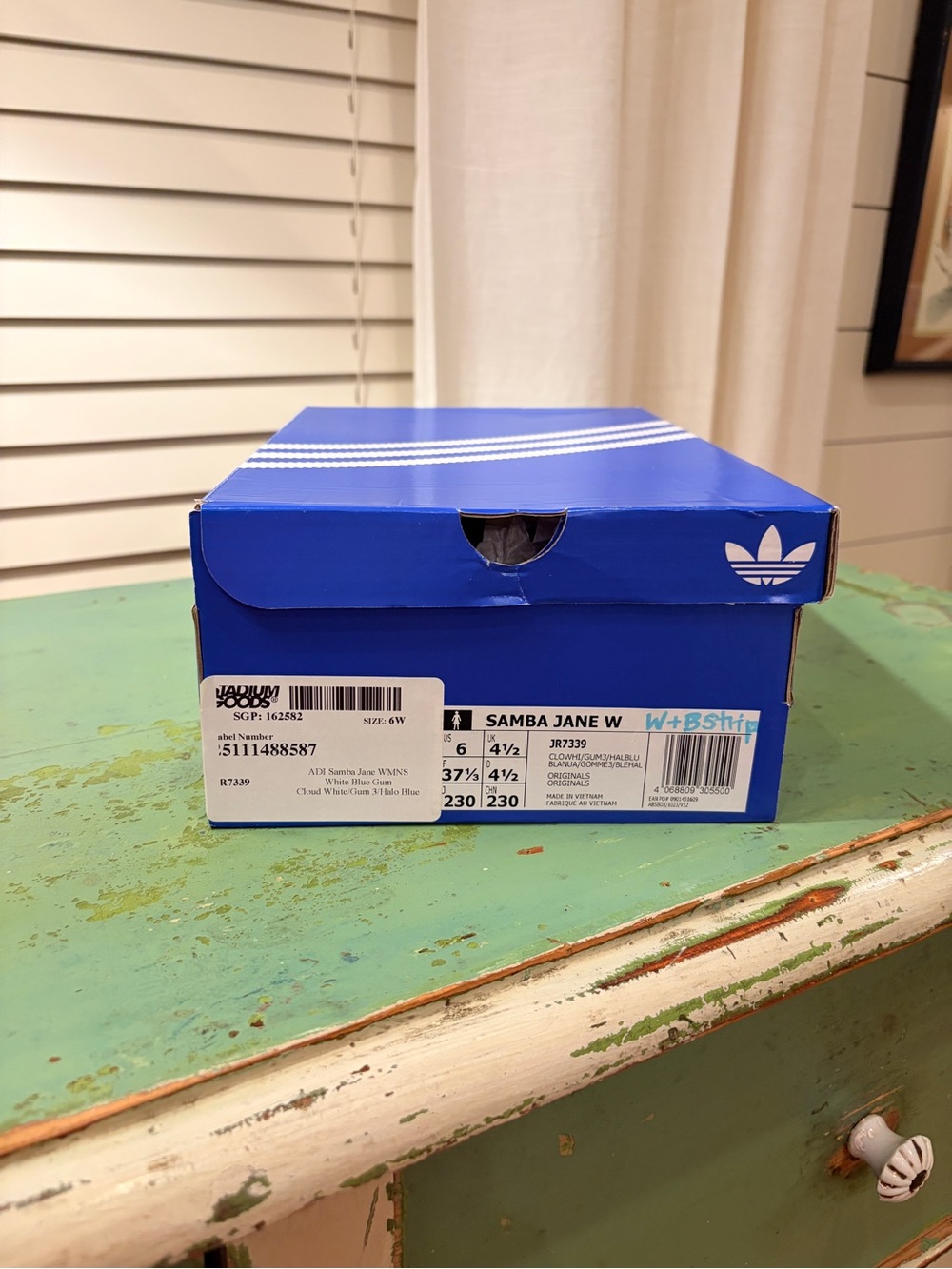NWT ADIDAS SAMBA JANES CLOUD WHITE/HALO BLUE GUM SIZE 6 WITH THE ORIGINAL BOX - Picture 9 of 9